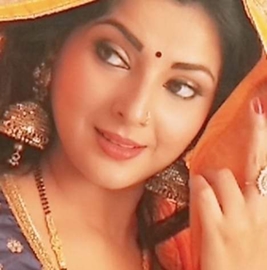 Smriti Sinha  Proves Show Must Go On Even After The Accident She Came For Shooting On the sets of Bhaag Khesari Bhaag