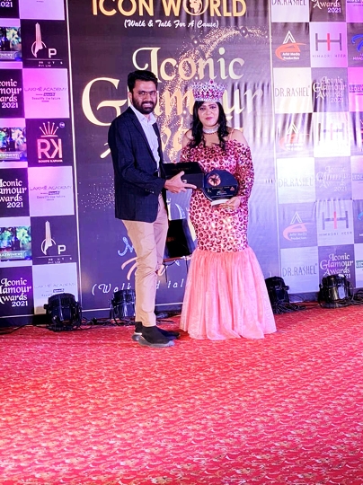 HISTORY has been created. First ever woman from the state of Karnataka to win the Icon Glamour Mrs. India Global