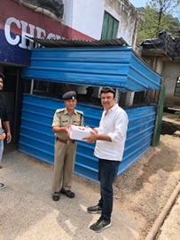 Anu Malik Distributes Food At Vaishno Devi Mandir To Devotees and CRPF INDIAN ARMY