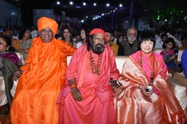 GLIMPSES OF DR GURJEE KUMARAN SWAMI OF 5TH SANTAN DHAM BLESSES AWARD WINNERS Of DADA SAHEB PHALKE FILM FOUNDATION 2019