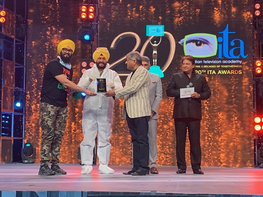 CORONA WARRIORS JITENDER SINGH SHUNTY & JYOTJEET FELICITATED AT ITA AWARDS 2021