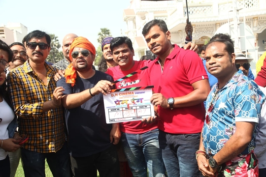 Pramod Premi  Is Shooting For His Bhojpuri Film Prem Rang In Varanasi