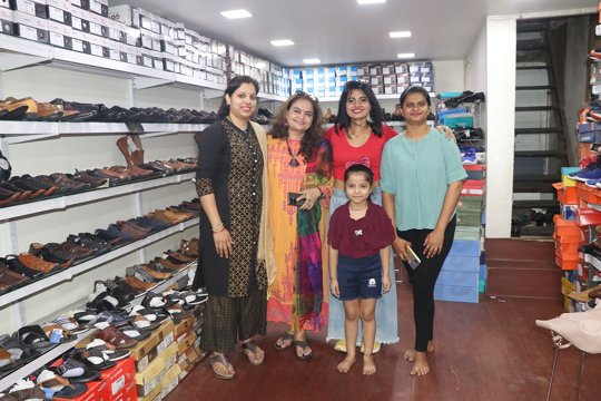 POLO ENTERPRISES Showroom At Bhiwandi  Buy Branded Shoes – Luggage Bags – Ladies Handbags And Footwear